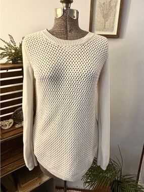 Women’s White XS Crewneck Sweater Longsleeve Woven Knit Suede Elbow Patches